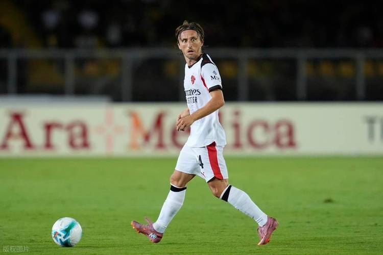 转折点AC米兰扳平良机，荷甲赛前攻防权衡，底气十足，控场能力受关注(541式127mm高射机枪)