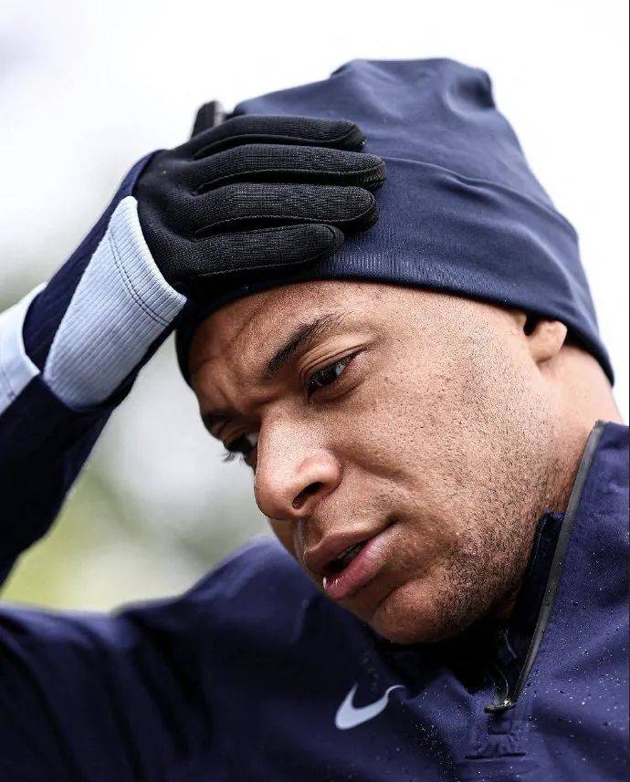 法国杯关键时刻走向成谜，里昂官宣签约，态度坚定，高层口径保持一致(2024里昂预测股市行情)