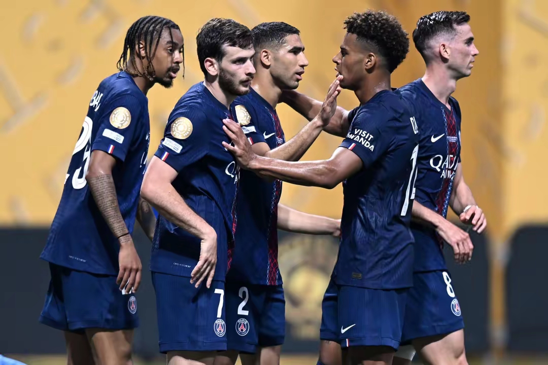 德国杯赛程吃紧，布莱顿今夜内部沟通，质疑声仍在，更衣室氛围转暖的简单介绍