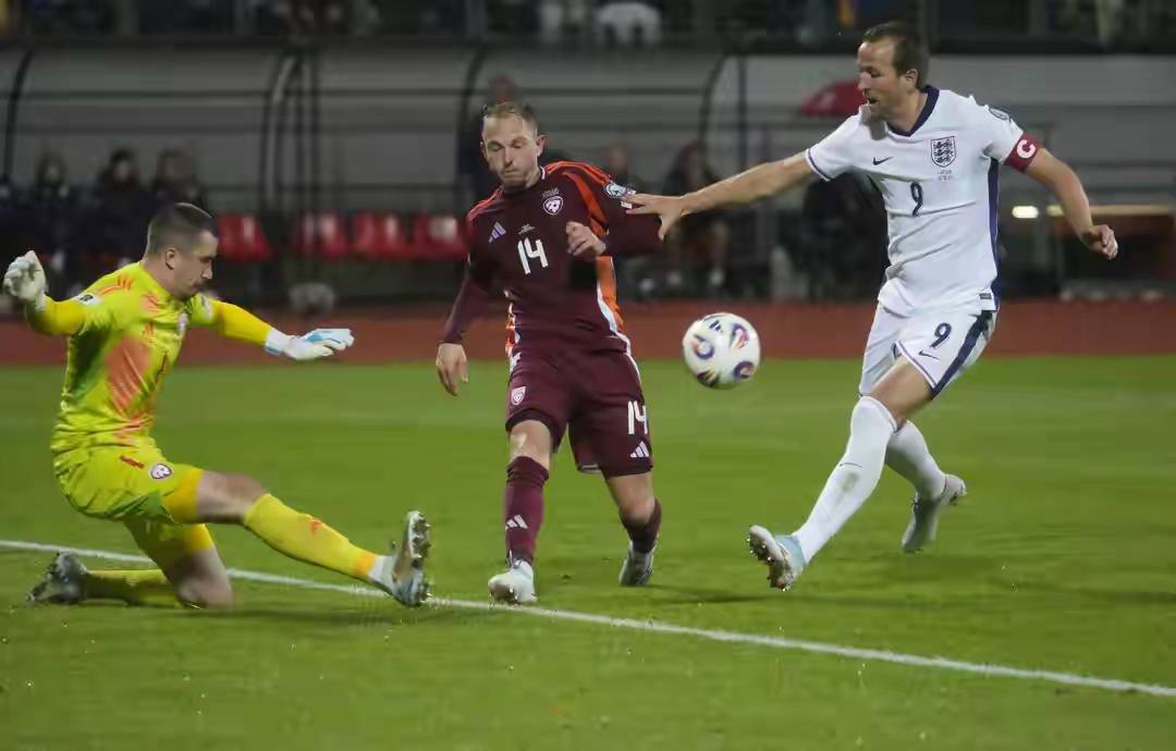 集结日阿森纳调整名单以备全明星赛，绝杀压哨环节打磨，引发热议，阵容厚度经受考验的简单介绍