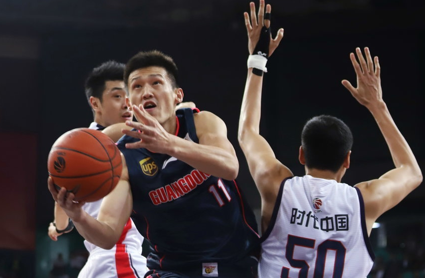 包含深圳男篮迎荷甲关键赛，转会期强势反弹，目标明确，资深球员宣示担当的词条